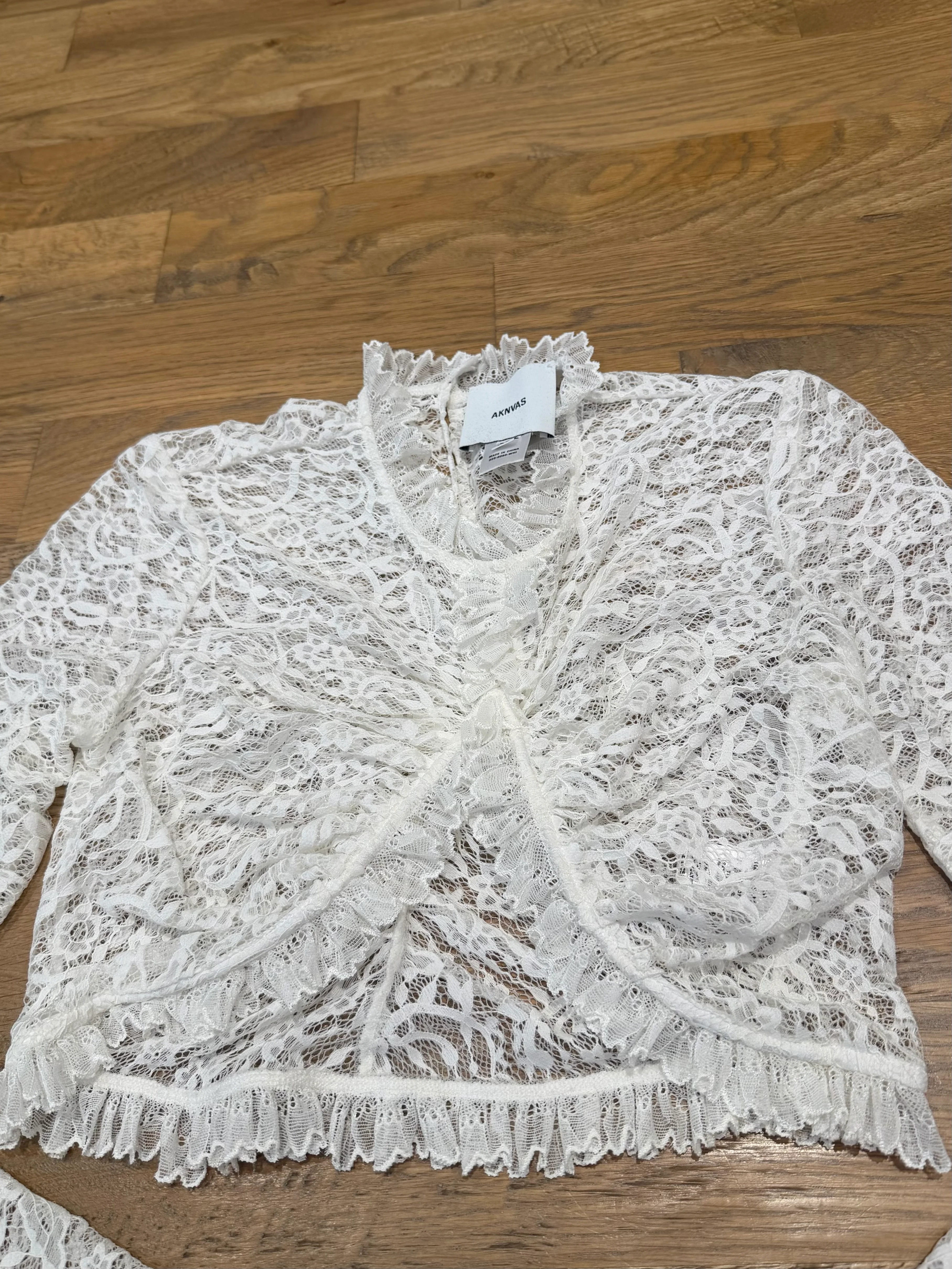 Aknvas Lace Crop Top - Image 3