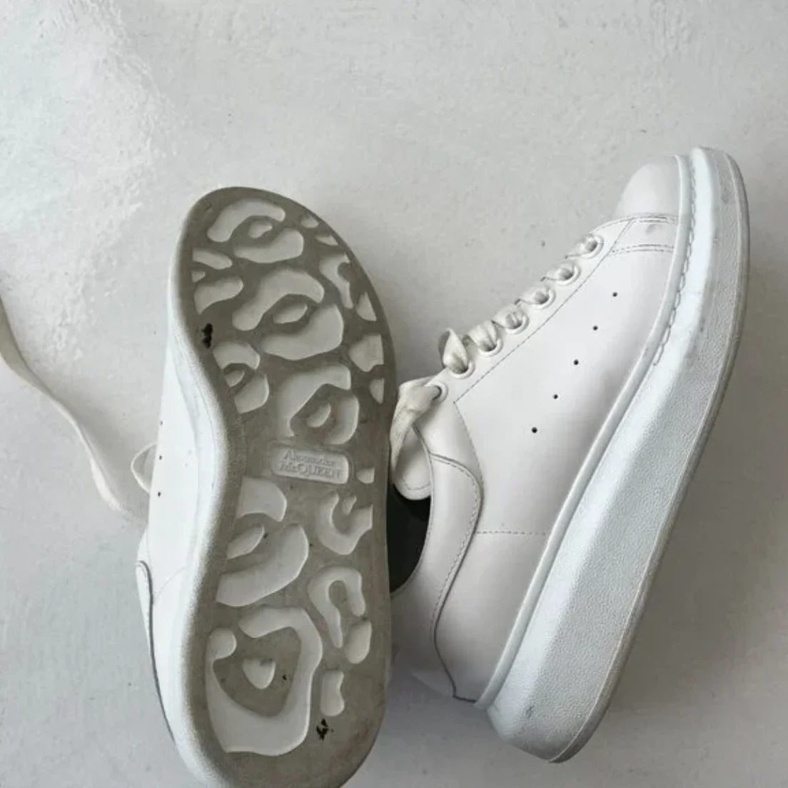 Alexander McQueen Oversized Sneaker White - Image 5