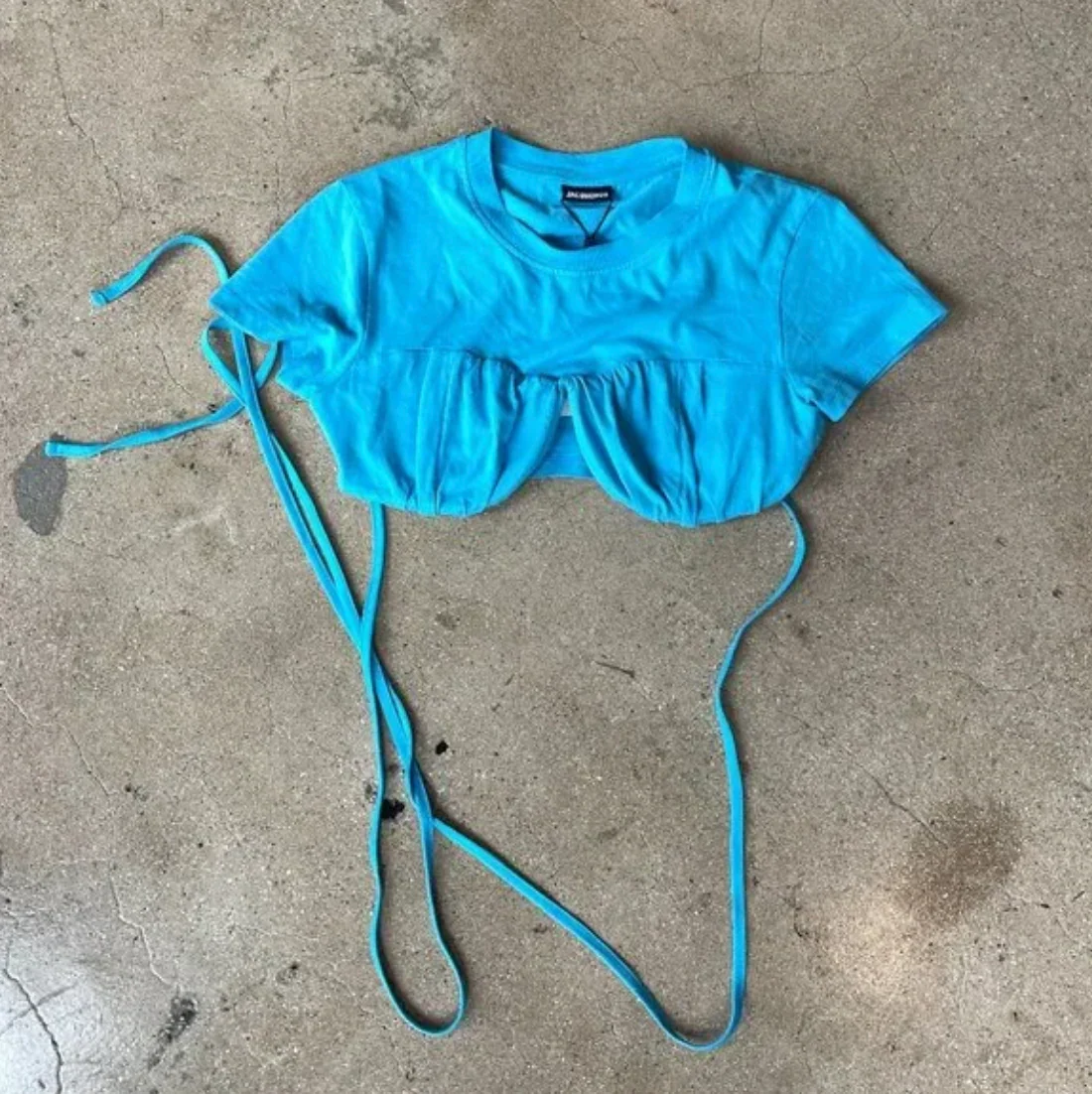 Jacquemus Le T-Shirt Baci Cropped Top - Image 2