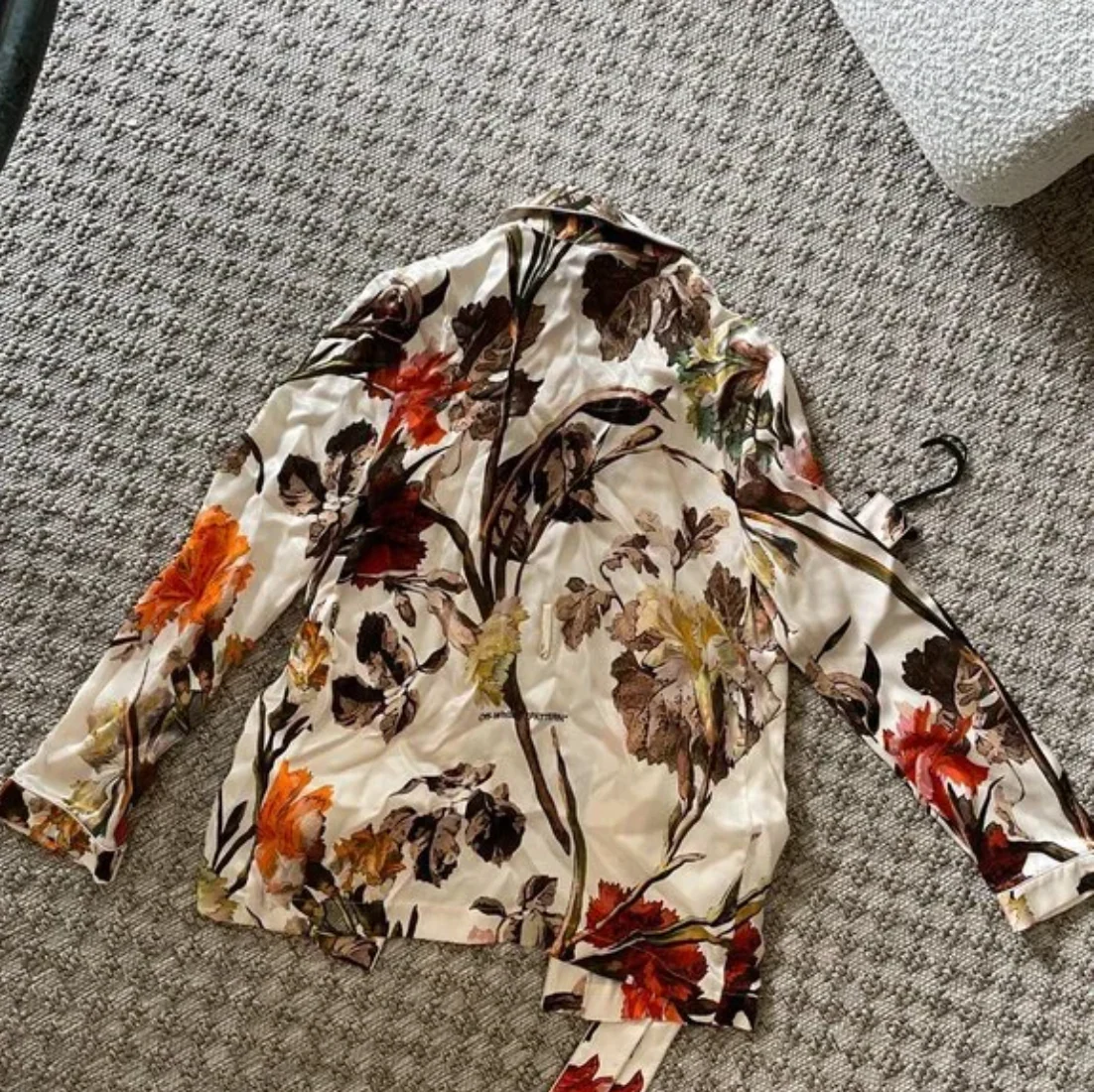 Off-White Floral Pajama Top - Image 6